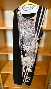 lot 9947 image: Fun Fashion Boutique Dress by Artex Fashions - Size Medium - Excellent Condition