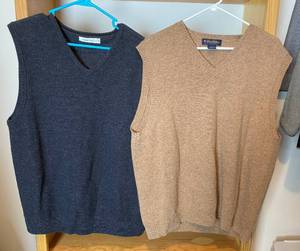 lot 9969 image: Lot of 2 nice Mens Wool Sweater Vests - Brooks Brothers & Calvin Klein both size XL - Excellent Condition