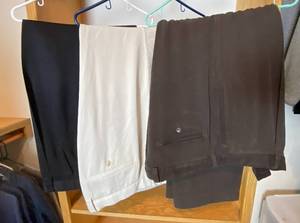 lot 9979 image: Lot of 3 Pairs of Mens Pants - Tommy Bahama - 2 Size 40x34, 1 size 36 - see pics