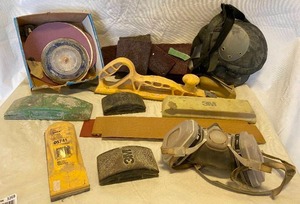 lot 3269 image: Big Sanding Lot & Supplies