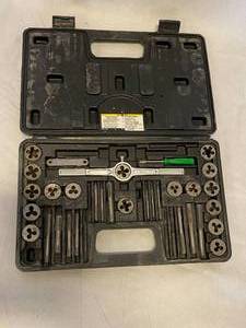 lot 3271 image: Tap and Die Set