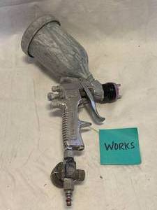 lot 3290 image: Pneumatic DeVilbiss Gravity Feed Air Spray Gun