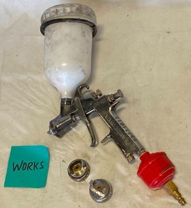 lot 3293 image: Anest Iwata LPH400 Pneumatic Gravity Feed Air Spray Gun - Works