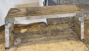 lot 3316 image: Aluminum Work Platform