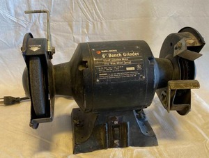 lot 3319 image: Black & Decker 13 HP 6 Bench Grinder