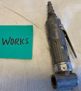 lot 3326 image: Central Pneumatic 14 Air Angle Grinder - Works
