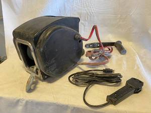 lot 3349 image: 12 Volt Electric Winch - Never Used