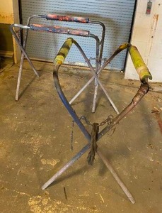 lot 3356 image: Lot of 2 Material Handling Stands