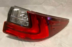 lot 3376 image: Tail Light 2015 Hyundai Tucson