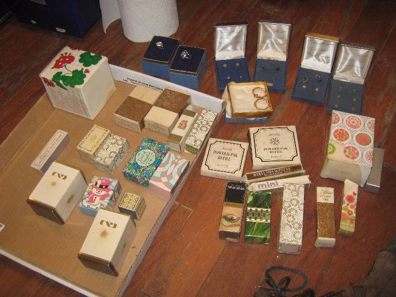 lot 7008 image: Avon lot small bottles cologne, make-up, jewelry