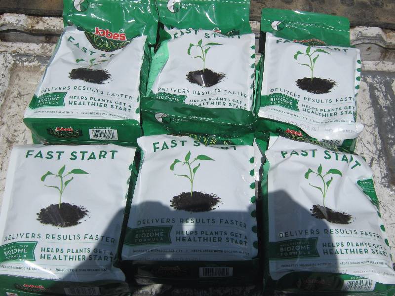 lot 7018 image: 1 case Jobes Organics Fast Start Granular Fertilizer and Soil Amendment (6) 4 lb bags per case