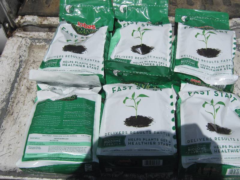 lot 7022 image: 1 case Jobes Organics Fast Start Granular Fertilizer and Soil Amendment (6) 4 lb bags per case