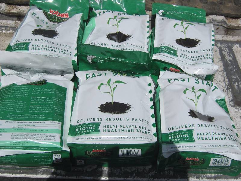 lot 7024 image: 1 case Jobes Organics Fast Start Granular Fertilizer and Soil Amendment (6) 4 lb bags per case