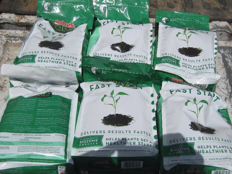 lot 7025 image: 1 case Jobes Organics Fast Start Granular Fertilizer and Soil Amendment (6) 4 lb bags per case