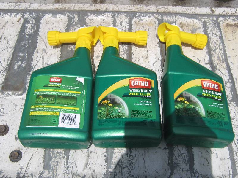 lot 7034 image: 3 ct. lot Ortho Weed B Gon Weed Killer for lawns 32 oz. plastic bottles ready to spray 8-10,000 sq. ft. area per bottle