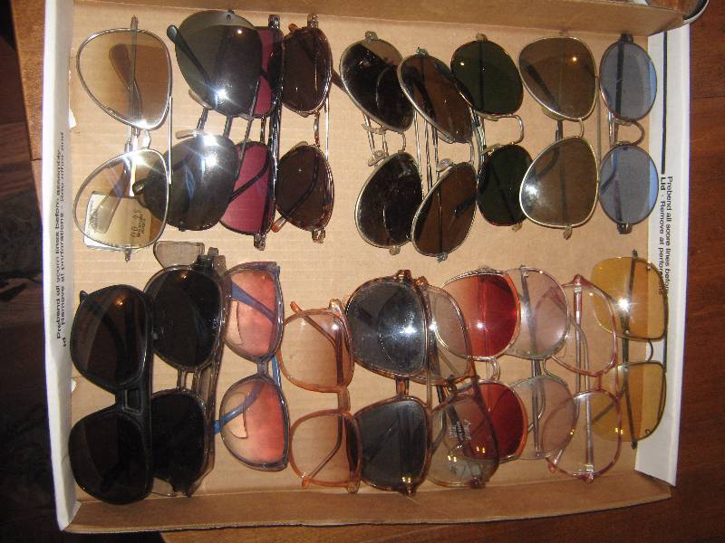 lot 7070 image: Vintage Sunglasses Lot variety of shapes, styles and colors 20 sunglasses in all