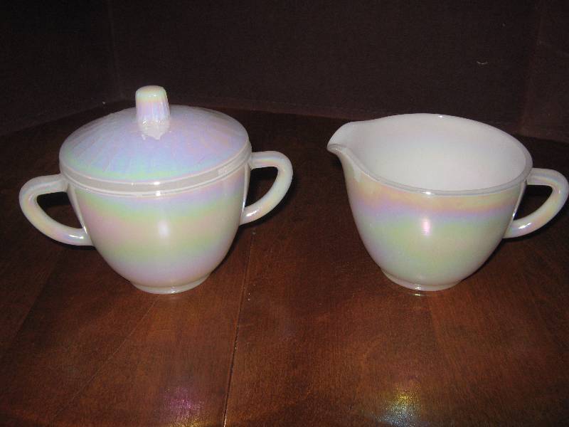 lot 7097 image: Federal Moonstone Diamond Point Cream and lidded Sugar Set