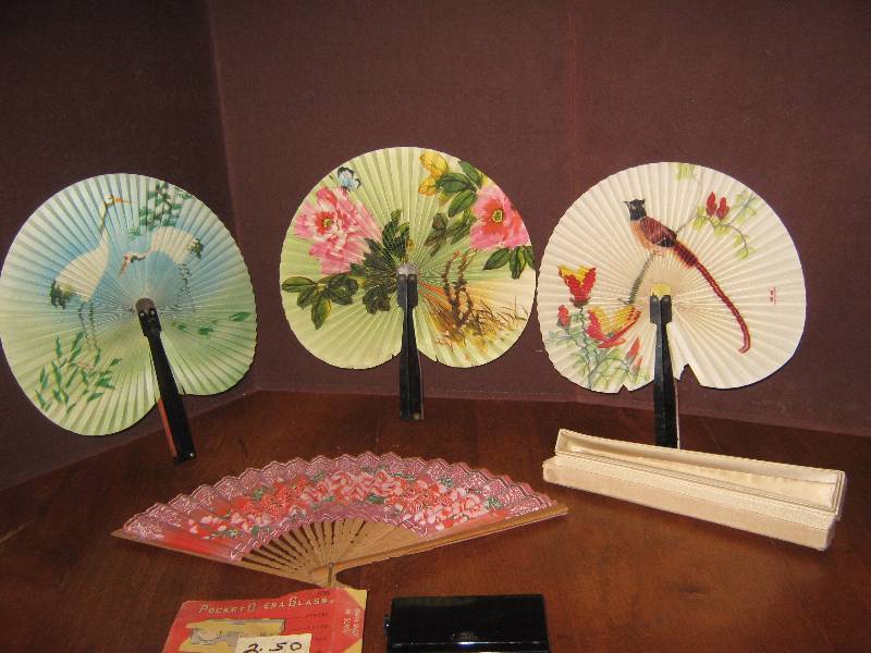lot 7098 image: 5 ct. lot paper fans and plastic opera glasses