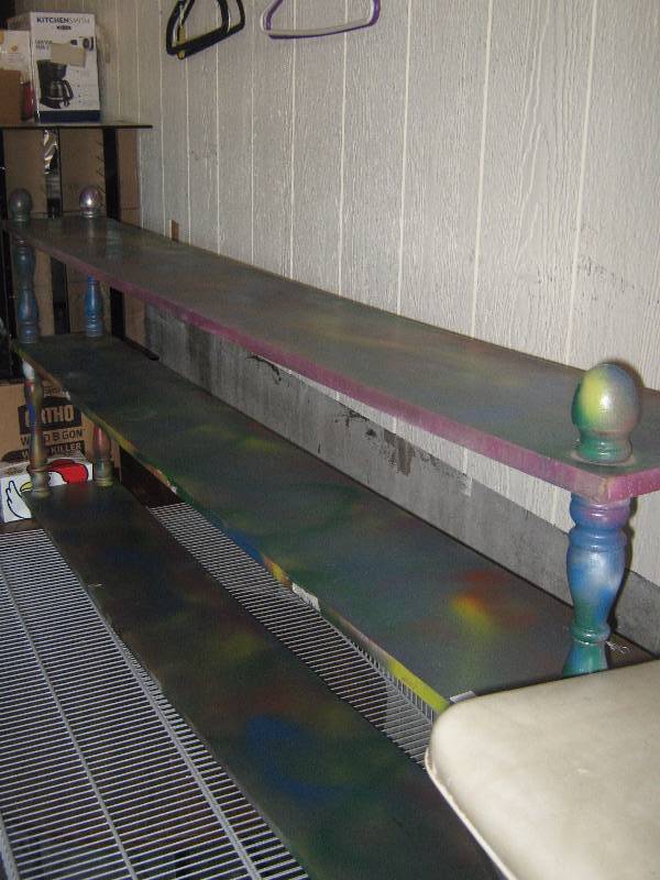 lot 7131 image: Painted wooden shelf  6 x 9 x 27 tall
