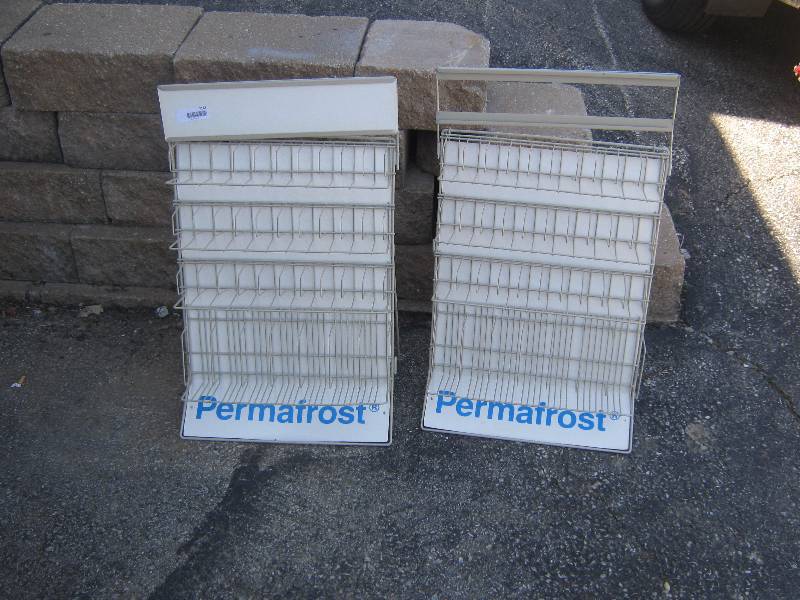 lot 7143 image: 2 ct. lot counter top display racks 29x  18 x 1 deep