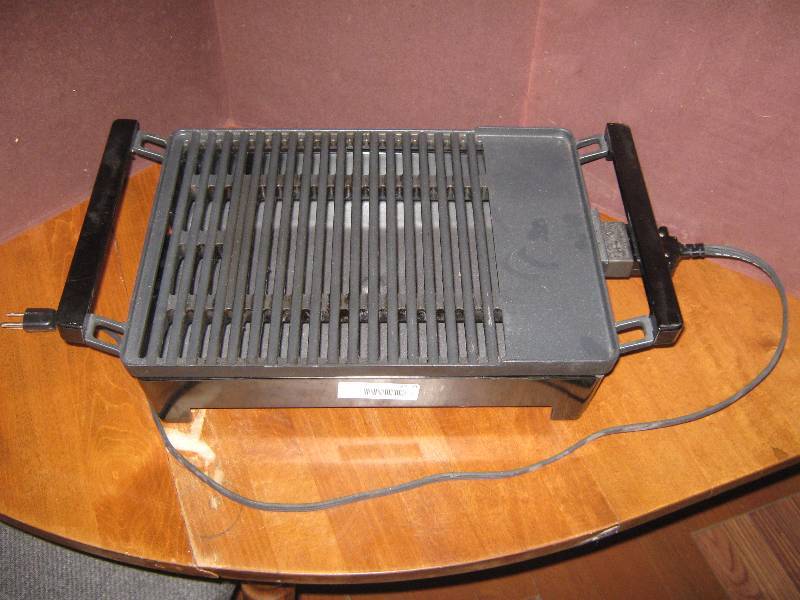 lot 7130 image: GE Table top electric grill, used
