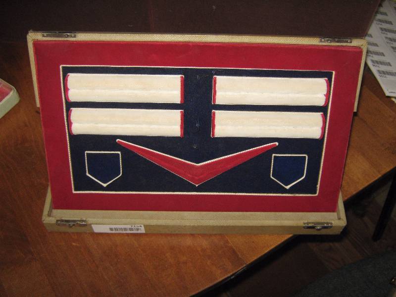 lot 7154 image: Military Medal Display Box