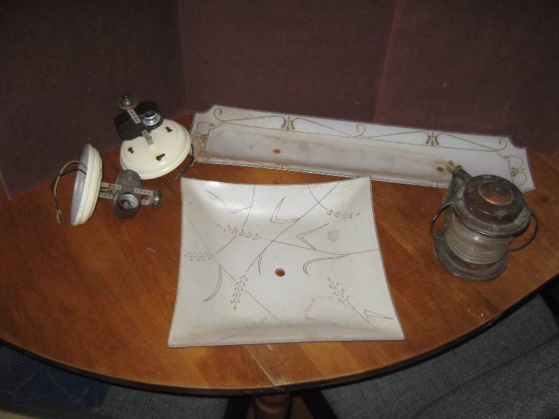 lot 7158 image: 3 ct. lot vintage light shades