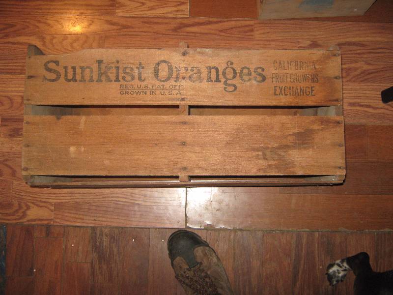 lot 7160 image: Vintage Wooden Sunkist Orange Crate