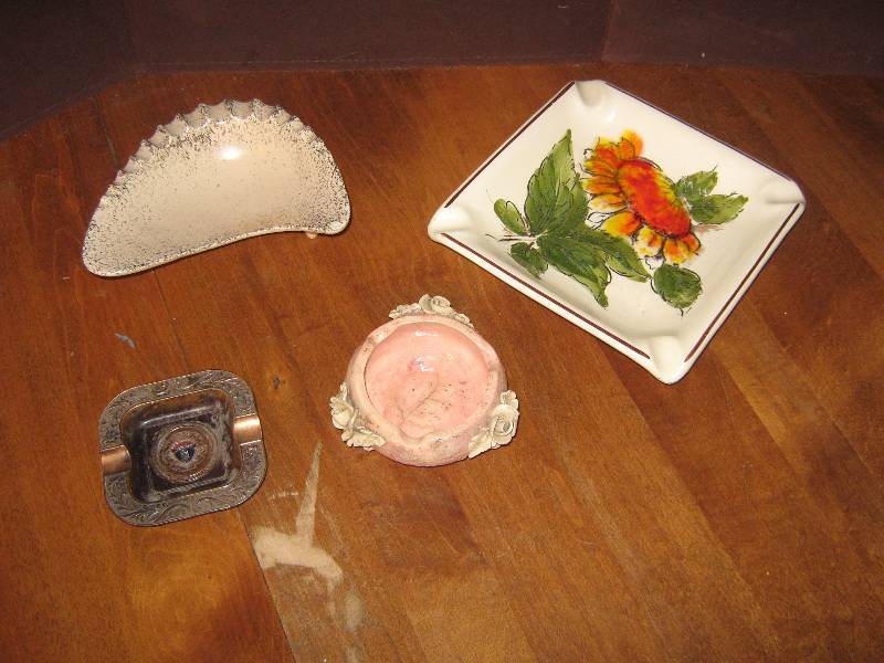 lot 7183 image: 4 ct. lot ash trays