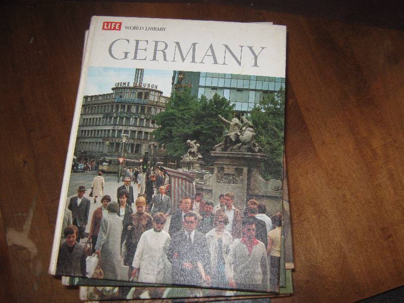 lot 7189 image: 11  ct. lot Time Life Books World Libraries Countries Photographed