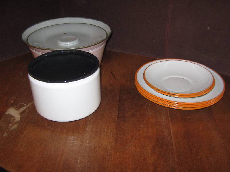 lot 7190 image: Enamel Ware lot- plates, serving bowl with lid, flower pot