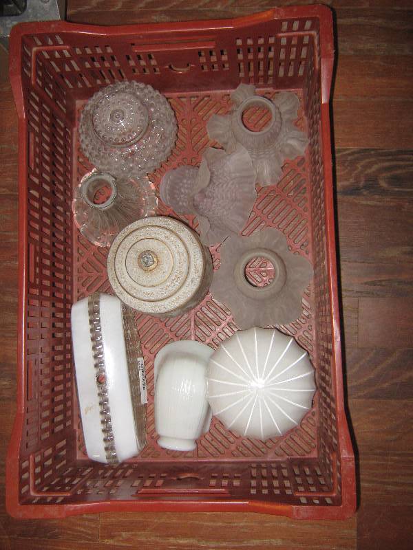 lot 7191 image: 9 ct. lot vintage light fixture covers, glass