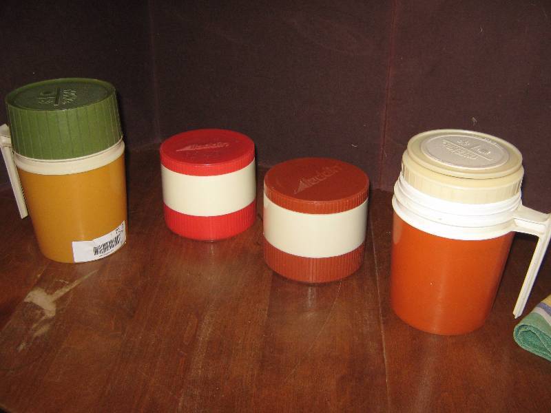 lot 7193 image: 4 ct. lot soup thermos, Aladdin and thermos brands