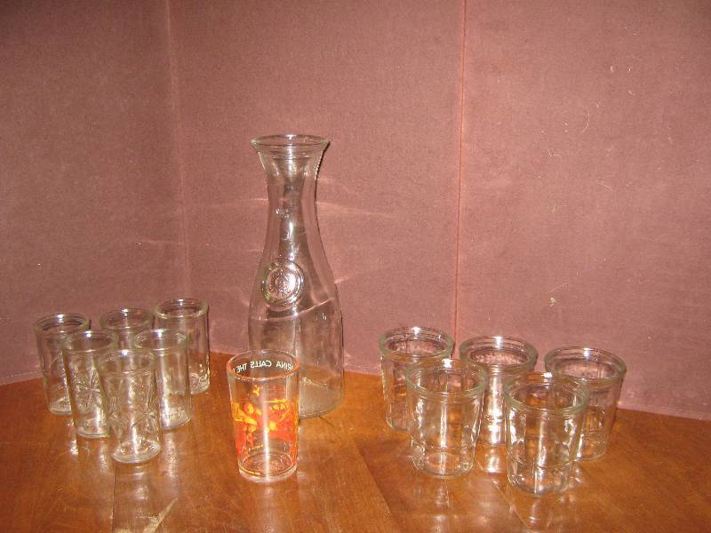 lot 7200 image: Juice carafe and jelly juice glasses