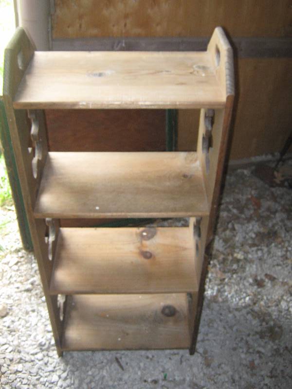 lot 7227 image: Wooden Teddy Bear Cut-out shelf, 19-12 x 11 x 45 tall