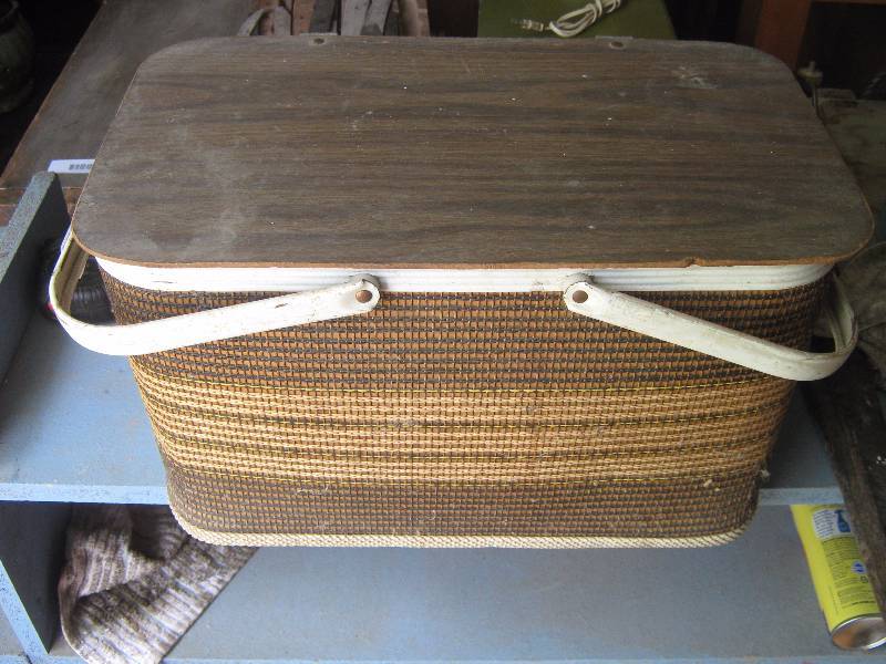 lot 7246 image: Vintage Picnic basket with metal handles