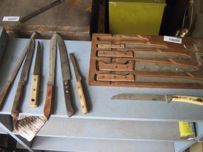 lot 7248 image: 11 ct. lot knives