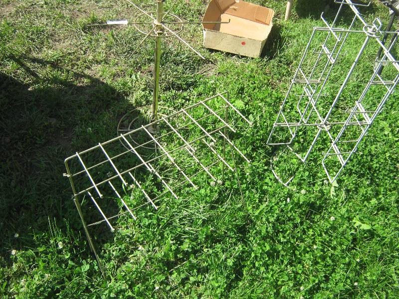 lot 7259 image: 3 ct. lot metal display racks