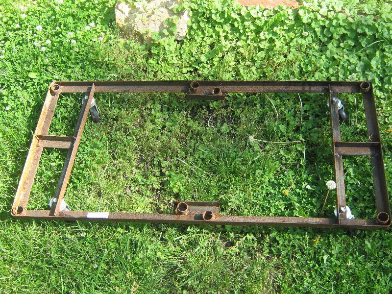 lot 7262 image: Old Metal Furniture Dolly with working casters 45 x 21-12