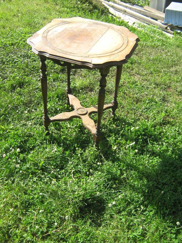 lot 7280 image: Wooden table covered with veneer will need restoration, 23-12 x 23-12 x 30 tall