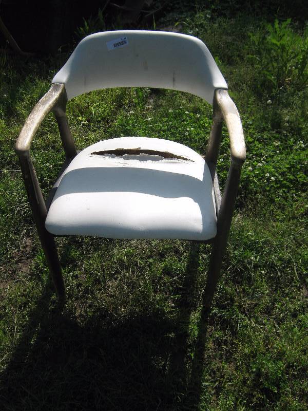 lot 7288 image: Wooden chair with white upholstery, will need to be repaired