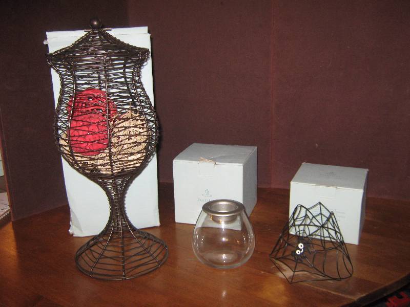 lot 7305 image: Party Lite Halloween Shade, Apothocary short pillar holder, Clearly creative tea light holder