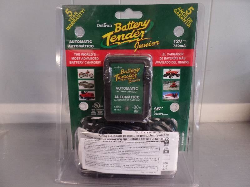 lot 1062 image: BATTERY TENDER PLUS
