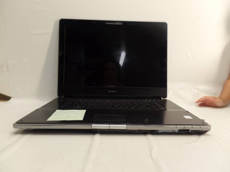 lot 1130 image: SONY VAIO PCG-8Z2L