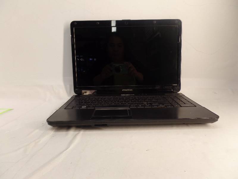 lot 1131 image: EMACHINE E627
