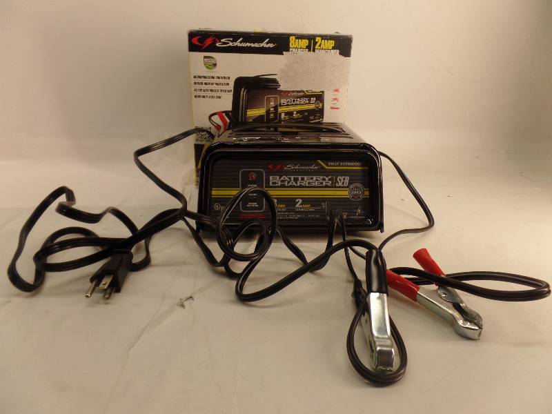 lot 1084 image: SCHUMACHER 8AMP CHARGER 2AMP MAINTAINER