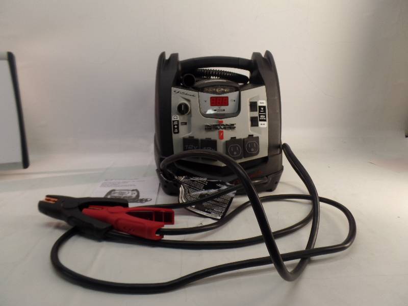 lot 1087 image: SCHUMACHER 1200 PEAK AMPS
