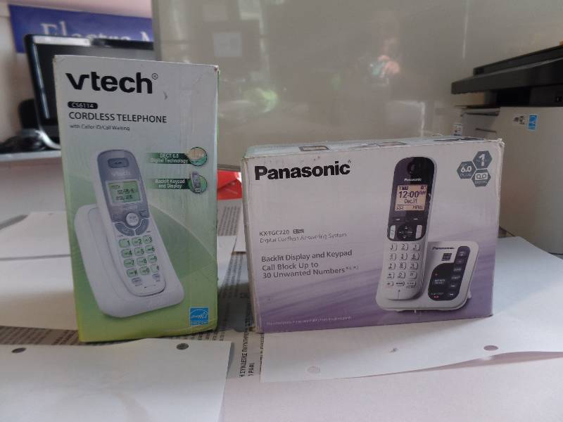 lot 1045 image: LOT OF 2 CORDLESS TELEPHONE