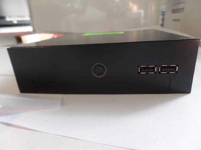 lot 1032 image: MINI MEDIA CENTER DESKTOP DE965-HG