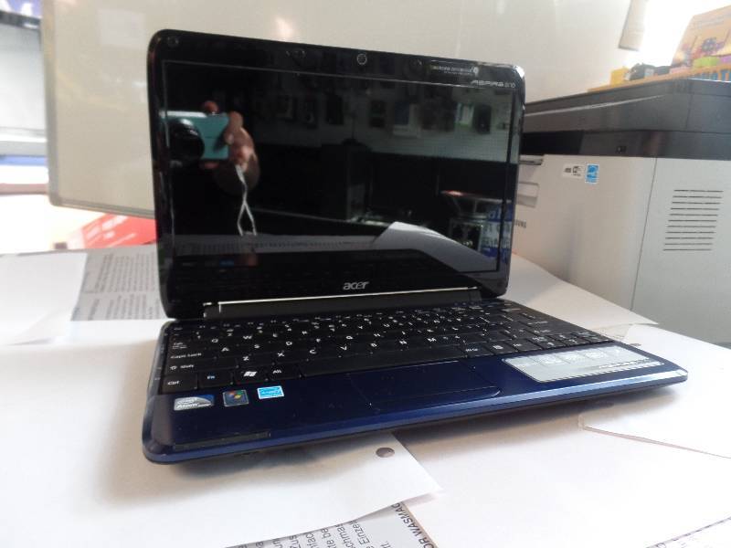 lot 1007 image: ACER ASPIRE ONE  (WIN7 - 2GB - ATOM - 160GB)